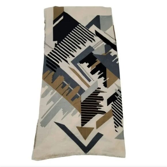 NEW City Skyline Womens Oversized Blanket Scarf in Neutral - Picture 4 of 12